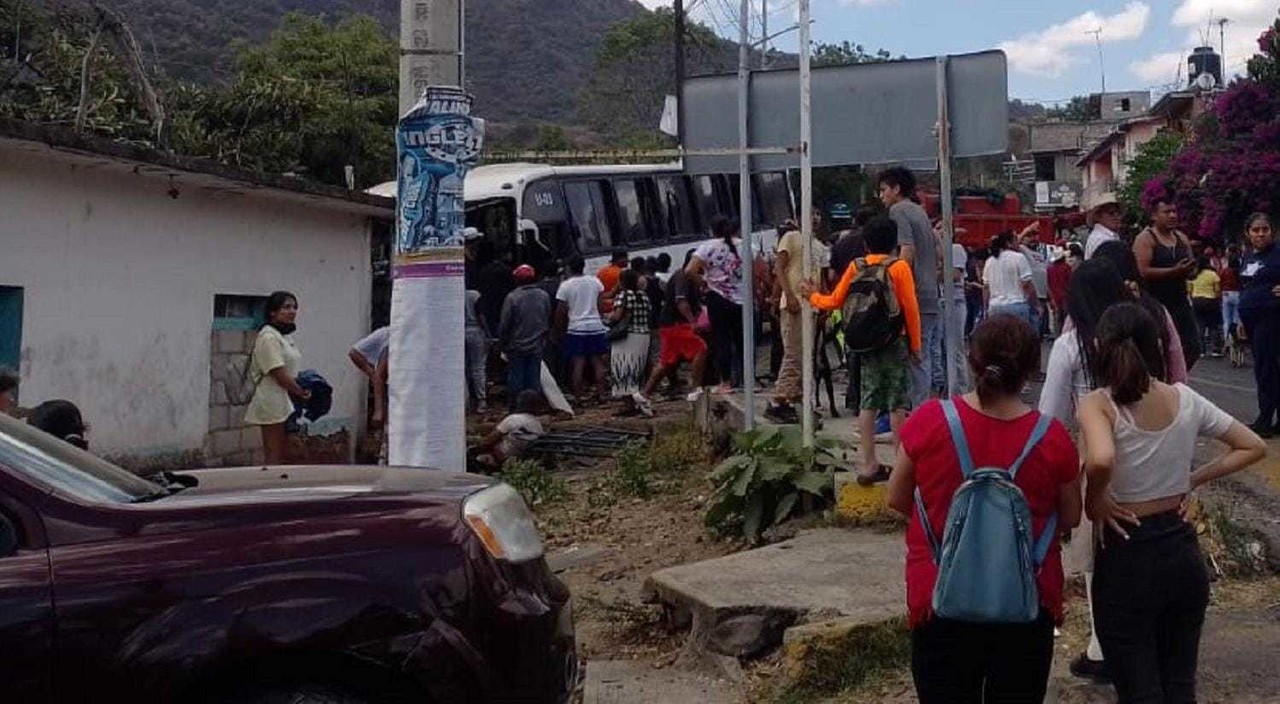 Revelan lista de heridos en accidente de peregrinos rumbo a Chalma. Foto: Especial