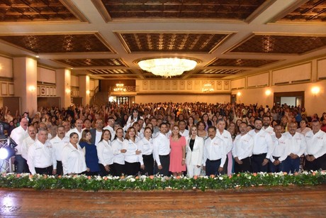 Sección 50 del SNTE celebra a educadoras de preescolar en Monterrey