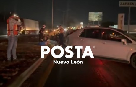 Choque entre autos con un camión provoca caos en Carretera a Laredo