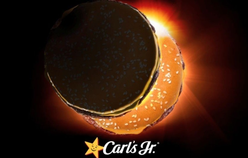 Las ofertas y descuentos en comida serán por el eclipse solar. Foto: Carl´s Jr.