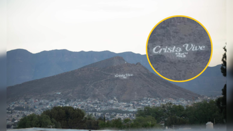 ¿Crista Vive? Alteran letras de Cristo Vive en el Cerro del Pueblo en Saltillo 