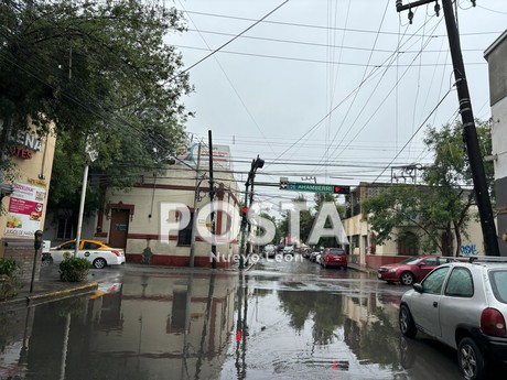 Encharcamientos predominan en primer cuadro de Monterrey