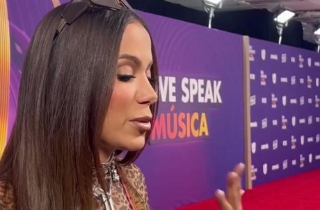 Anitta preparada para los Latín AMAs 2024 (VIDEO)