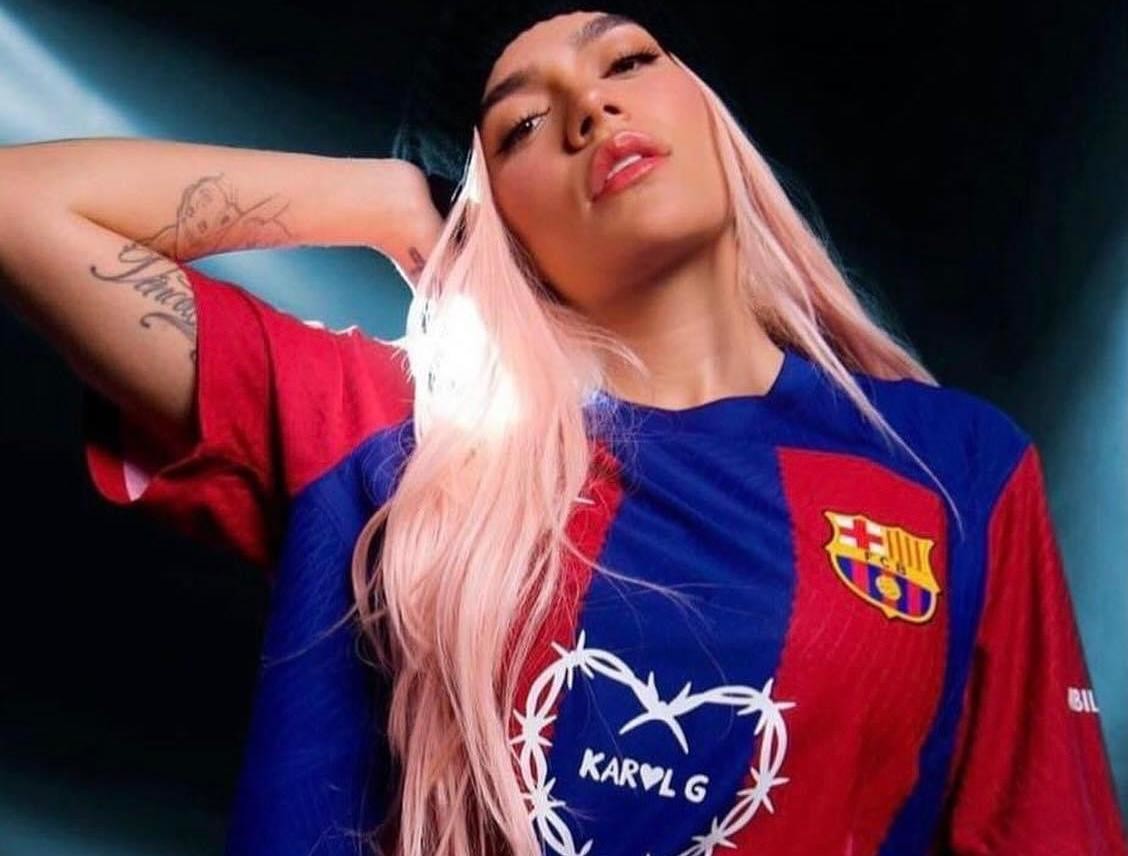 Karol G y su corazón espinado plasmada en la jersey del FC Barcelona Foto: Instagram