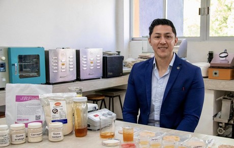 Investigación pionera en productos de miel de abeja en la UAT