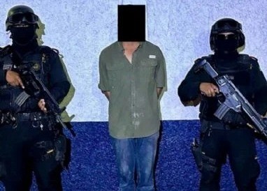 Raymundo 'N' detenido por parte de elementos de Fuerza Civil. Foto: X @GpoCoordSegNL.