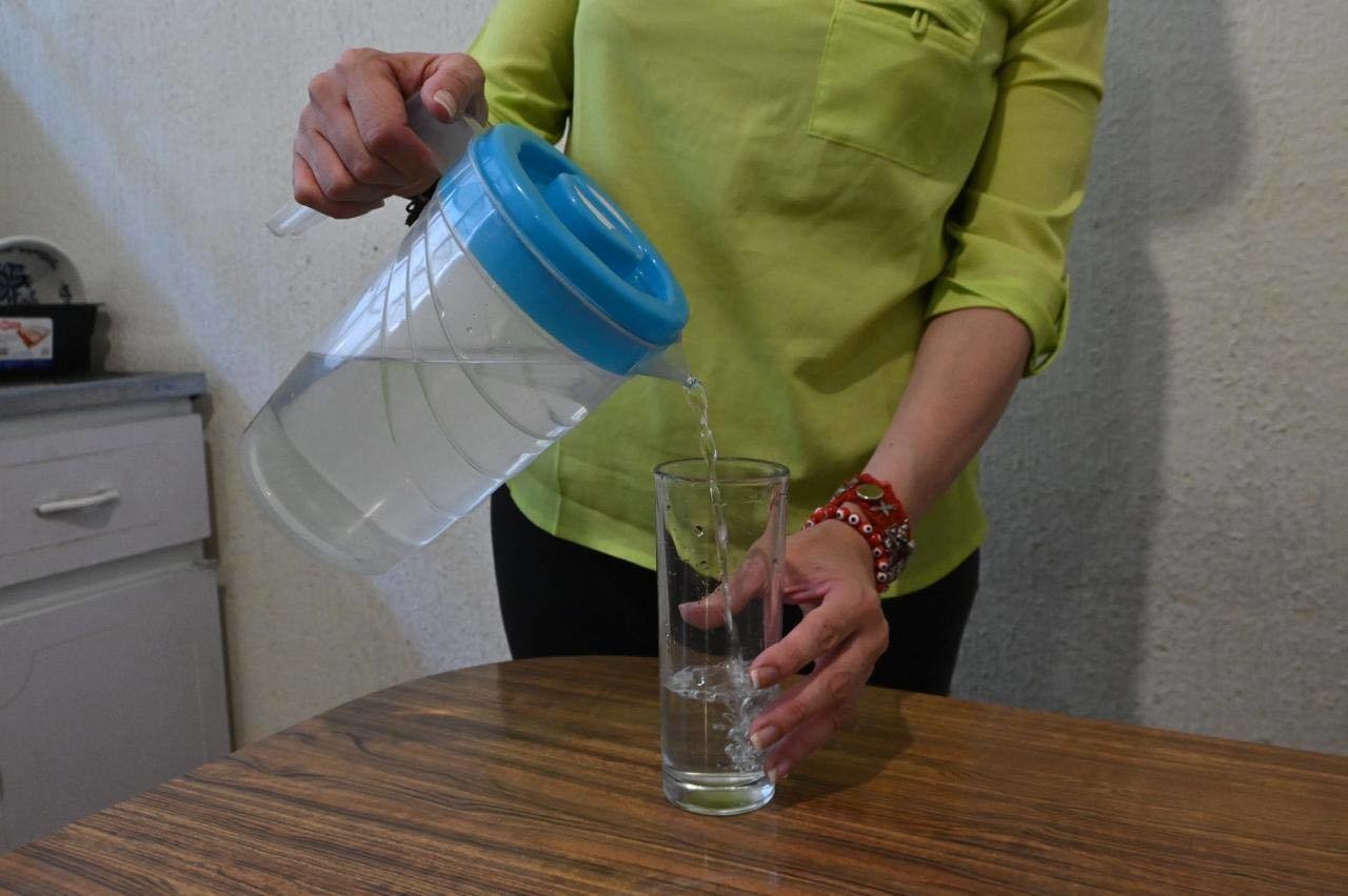 El consumo de agua simple ayuda a mejorar el funcionamiento general del organismo. Foto: Sria. de Salud de Edomex