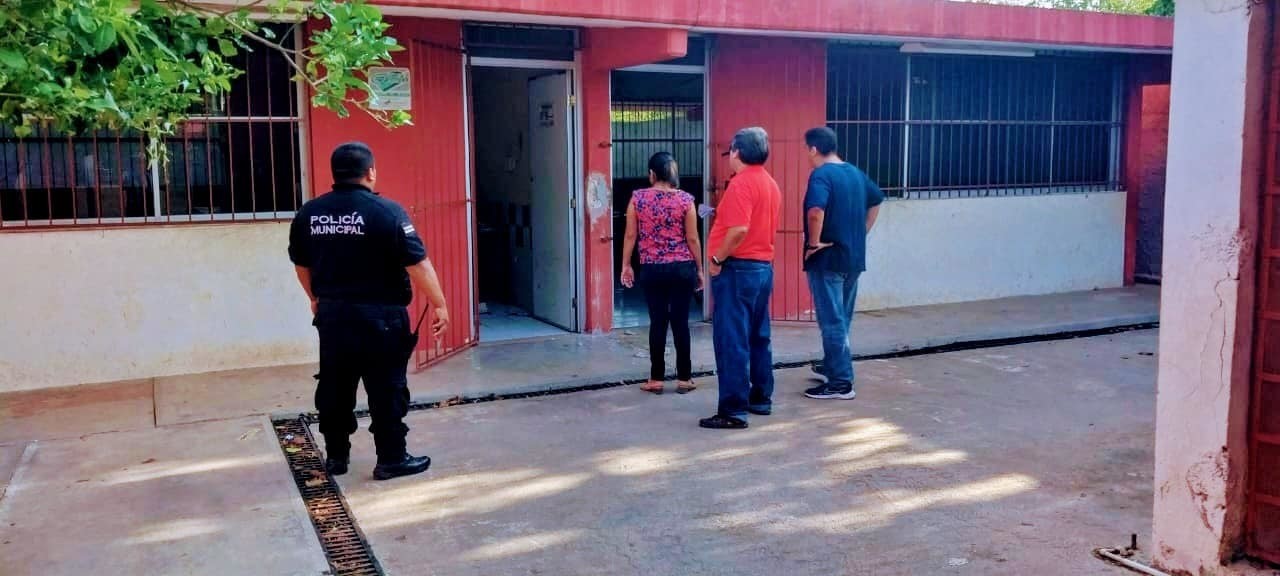 Maestros de la  escuela primaria Eligio Ancona de Ticul denunciaron que ladrones entraron a robar al plantel y que ya son 22 veces que ocurre dicho delito.- Foto de Noticias del sureste Yucatán