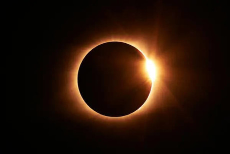 Invita UANL a observar el eclipse en Rectoría