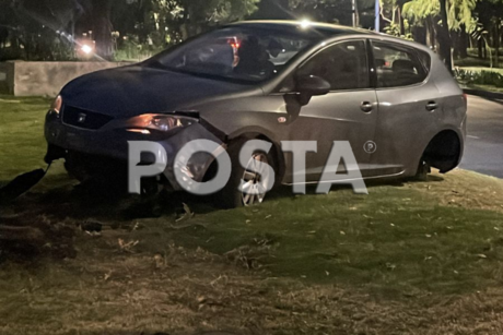 Auto termina volcado, conductor viajaba a exceso de velocidad en Miguel Hidalgo