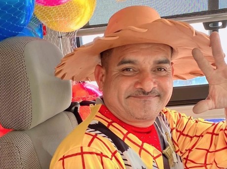 Toy Story en García: Woody festeja Día Del Niño en camión