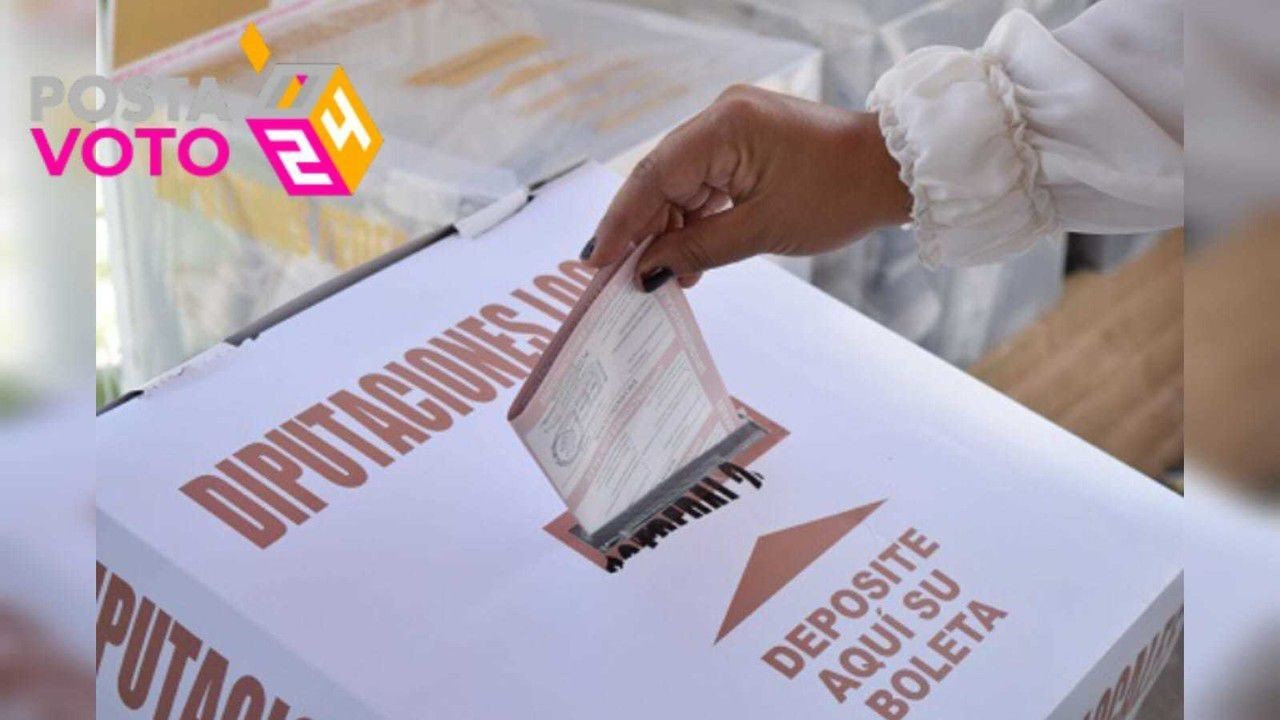 Un ciudadano ejerciendo su derecho al voto para una diputación local. Foto: Central Electoral.