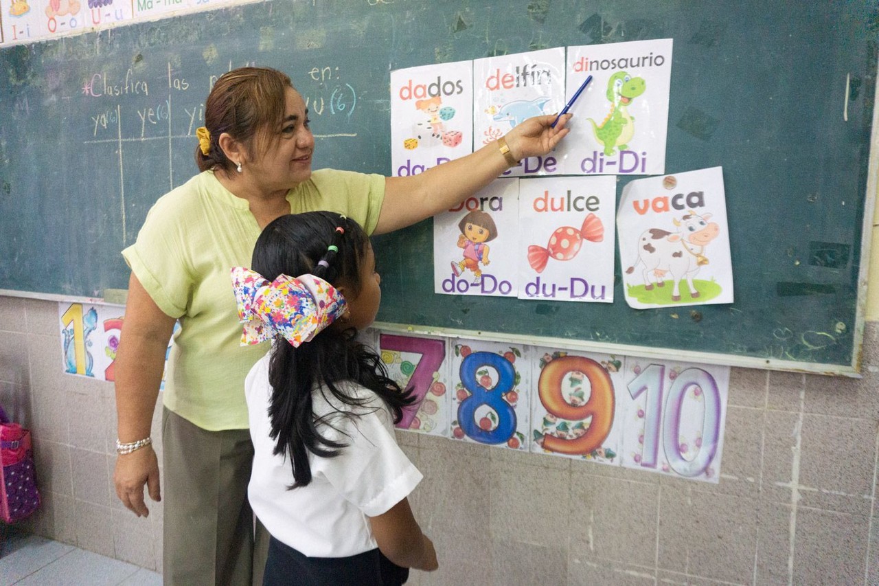 Rosa Padilla Díaz fue nombrada como Maestra Distinguida 2024. Foto: Alejandra Vargas