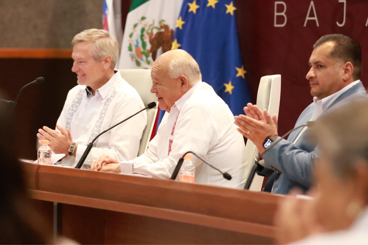 Gobernador Víctor Castro Cosío en reunión con embajadores de la Unión Europea. Foto: X / @VictorCastroCos