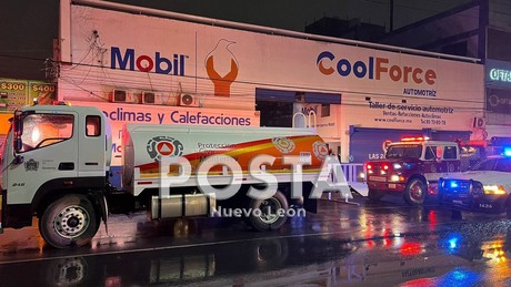 >Cortocircuito provoca incendio en negocio de Monterrey