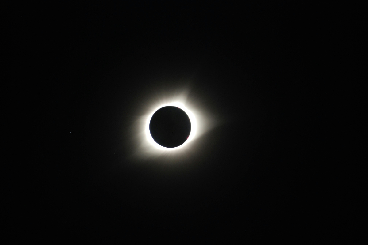Más de tres décadas tuvieron que pasar para un eclipse total de Sol. Foto: Elizabeth Olson / Pexels