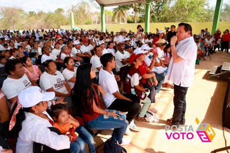 Huacho Díaz Mena: Compromiso con docentes en Yucatán