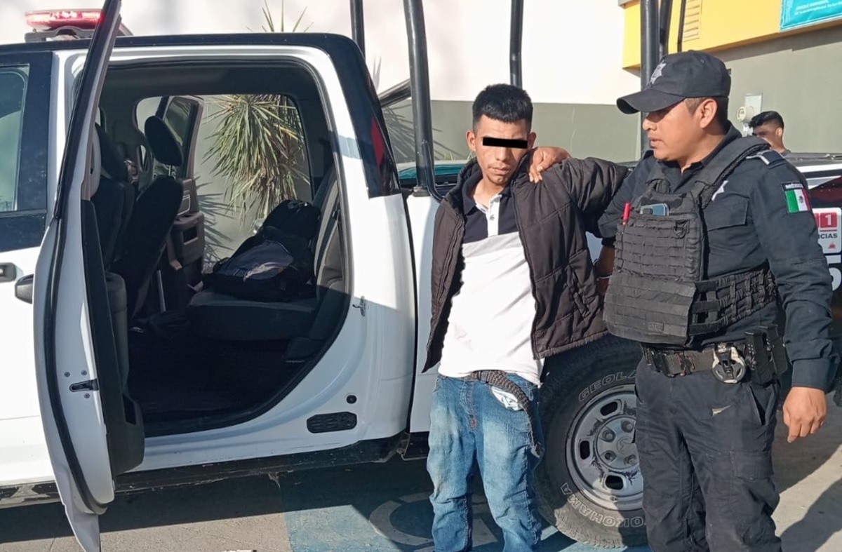 Ángel 'N' fue detenido y trasladado ante la autoridad competente para que responda por el delito de robo a comercio. Foto: Secretaría de Seguridad Pública de Juárez