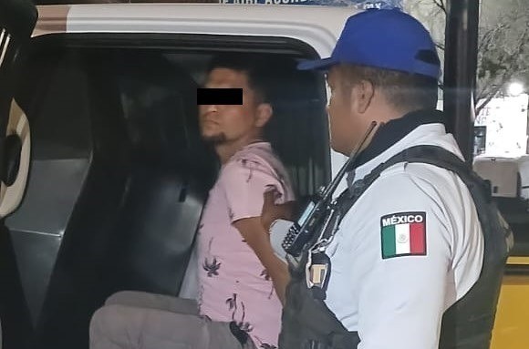 El detenido fue trasladado a las instalaciones de la Policía de Monterrey y puesto a disposición del Ministerio Público. Foto: Policía de Monterrey.