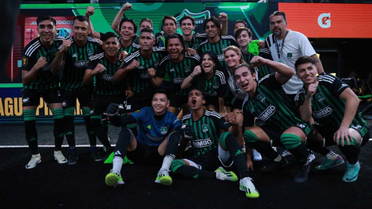 Raniza FC celebra su pase a la Final Four en el Estadio Azteca. Foto: X/ Raniza FC.