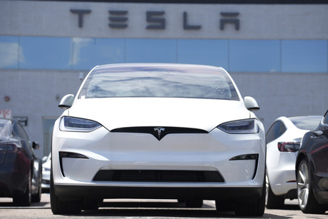 Tesla despediría a 14 mil empleados por bajas ventas de autos