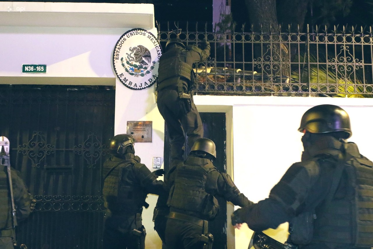 Irrupción a embajada de México en Ecuador: todo lo que se saber. Foto: @Nicoo__sc