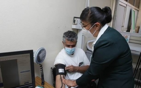 El IMSS Bienestar lanza convocatoria para contratación de médicos especialistas