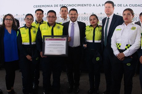 ¡Con mil reconocimientos!, presumen a policía de la CDMX como la mejor del país
