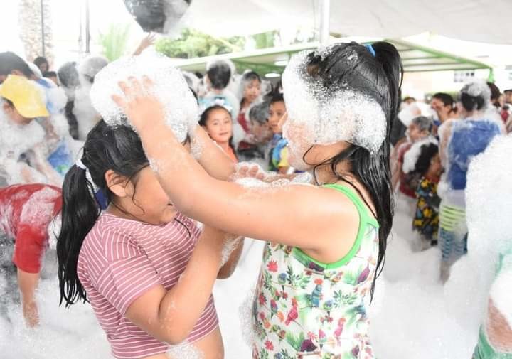 Uno de los eventos más esperados para los más chicos de la familia es la Fiesta de Espuma. Foto: @TlahuacPaz