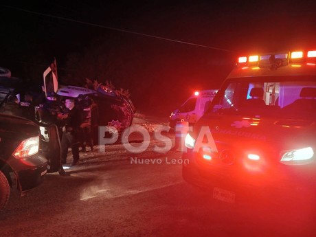 Tres policías resultan lesionados en accidente en Galeana