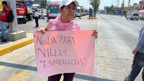 Crisis de agua en Villas Esmeralda: Vecinos bloquean vía en Ecatepec