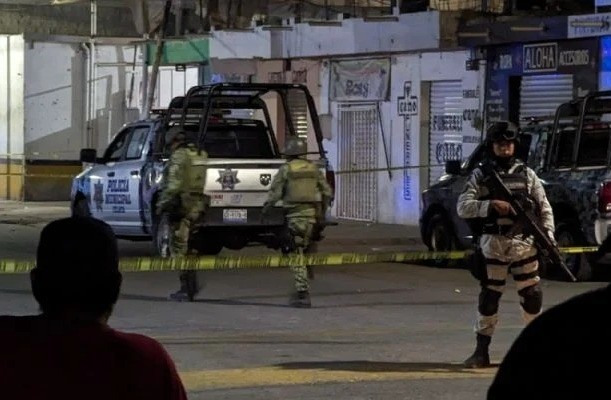 Elementos de la policía de Celaya y Estatal aseguraron el área. Foto: Periódico AM.