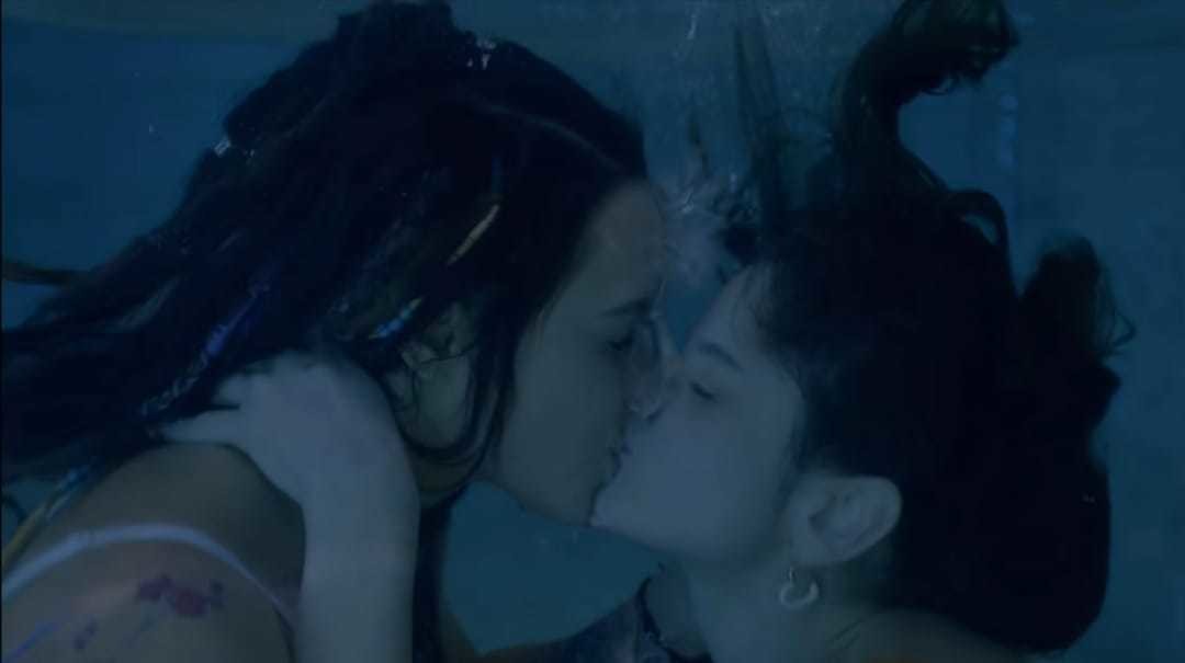 Los personajes interpretados por Ariana Saavadra y Alejandra Zaid tuvieron su primera vez en 'Marea de Pasiones'. Foto: Televisa / Las Estrellas