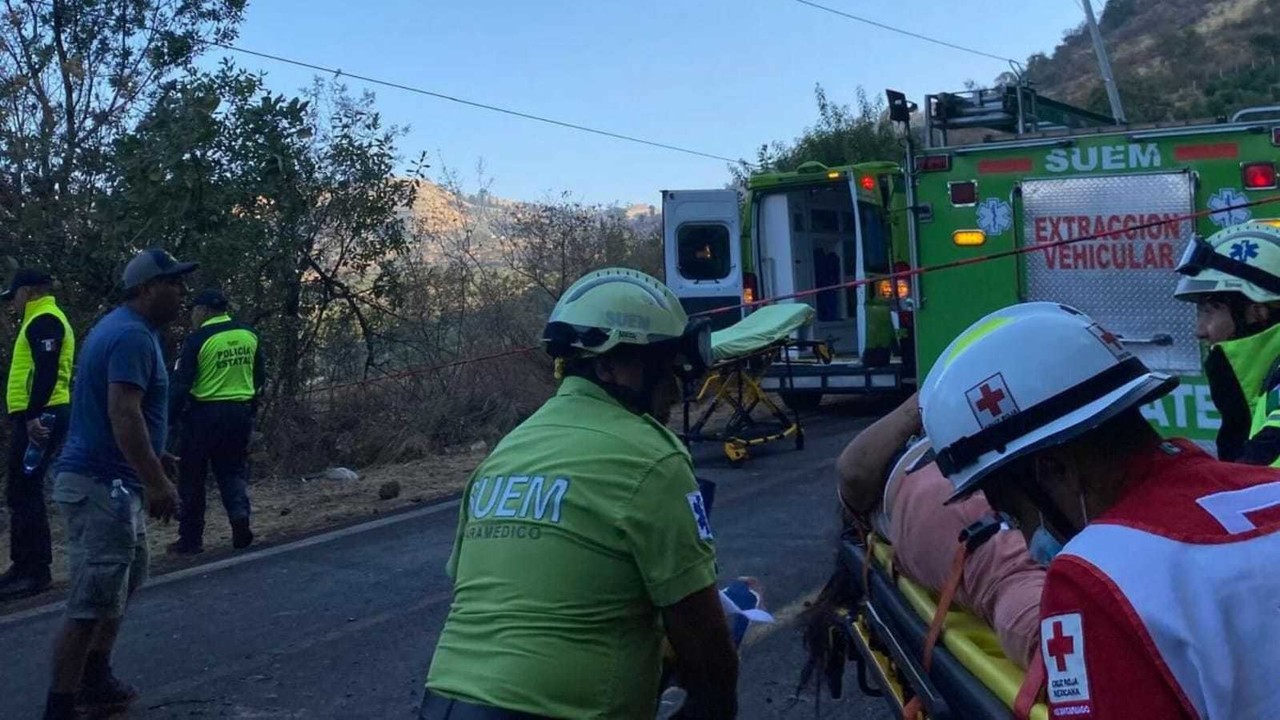 Los lesionados fueron trasladados a distintos hospitales en ambulancias y helicópteros de Grupo Relámpagos. Foto: Cruz Roja de Edomex