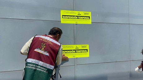 Suspensión de actividades en empresa de embutidos por obstrucción de colector en Nezahualcóyotl
