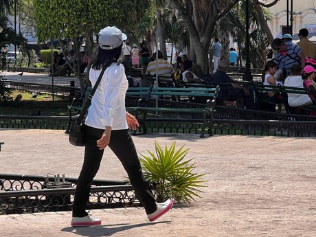 Pronostican fin de semana caluroso para Yucatán con temperaturas de 50 °C