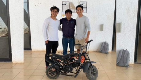 Jóvenes yucatecos crean prototipo de motocicleta sostenible en Tekax