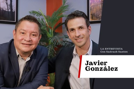 Sadrach Santos dialoga con Javier González sobre su visión de hacer política
