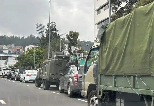 Las autoridades ecuatorianas no han ofrecido detalles sobre el aumento de la seguridad en la zona cercana a la embajada. Foto: Telecuador.