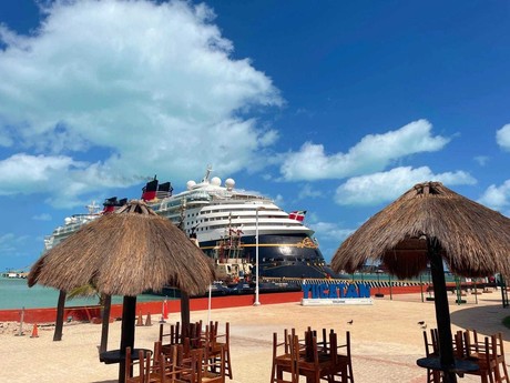 Crucero Disney Magic arriba a Progreso con más de 3 mil personas a bordo