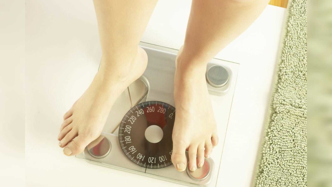 Investigadores de la Universidad de Granada demostró el efecto positivo de la melatonina en la prevención de la obesidad y en la lucha contra la grasa acumulada junto a órganos vitales. Foto: Salud180.com