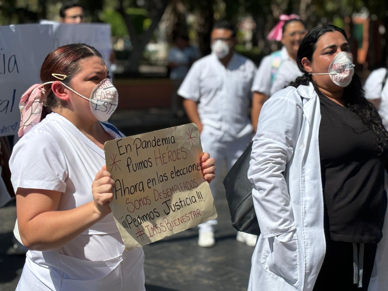 Médicos en la manifestación en el centro de Mérida. Foto: Alejandra Vargas