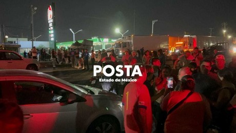 Bloquean carretera Lechería-Texcoco por falta de agua (VIDEO)