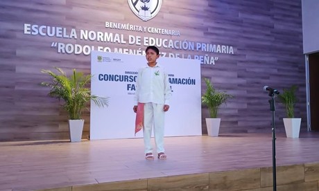 Estudiante de Telesecundaria de Yaxcabá ganó la final de Concurso de Declamación