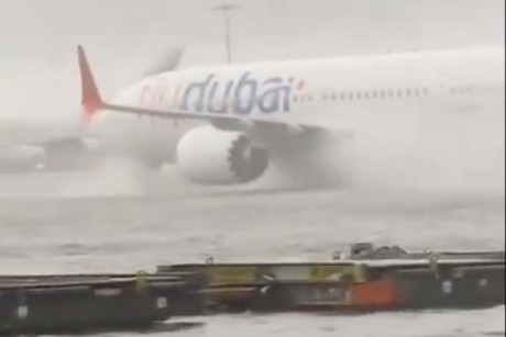 Cancelan vuelos en Dubái por inundaciones