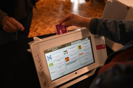 Instalarán urnas electrónicas en casillas especiales de CDMX para elecciones