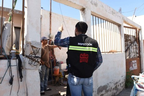 Atienden reporte de presencia de ratas en colonia El Roble II de Torreón