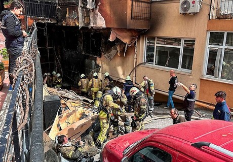 Mueren 29 personas tras incendio en club nocturno de Estambul (VIDEO)