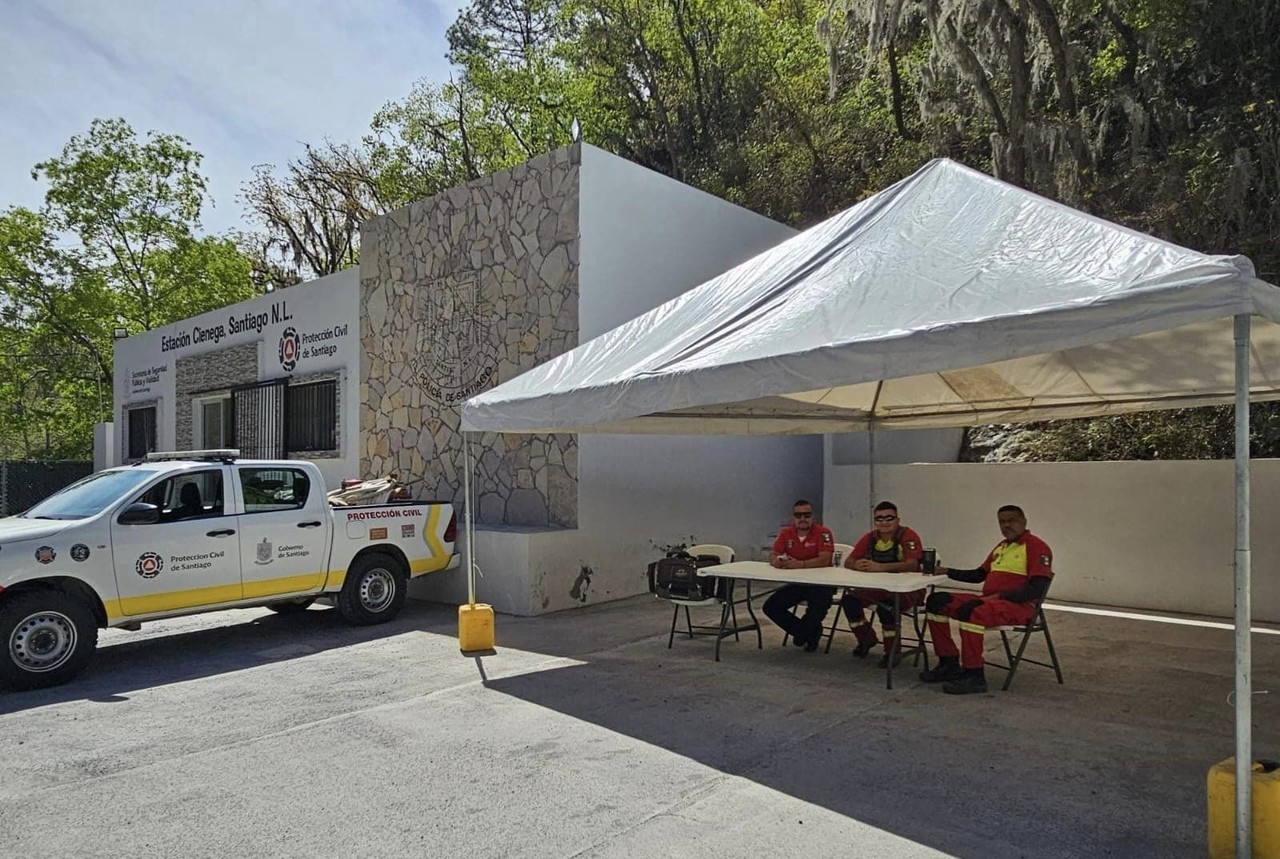 Ante cualquier emergencia, los habitantes de Santiago pueden comunicarse al 81 2285 1112 o al 911 para recibir la atención. Foto: Protección Civil de Santiago.