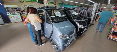 Waldos trae a Tampico el nuevo carrito eléctrico Kiwo a precio accesible